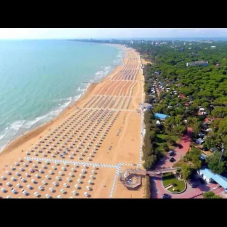 Apartment Just 200m From The - Beahost *